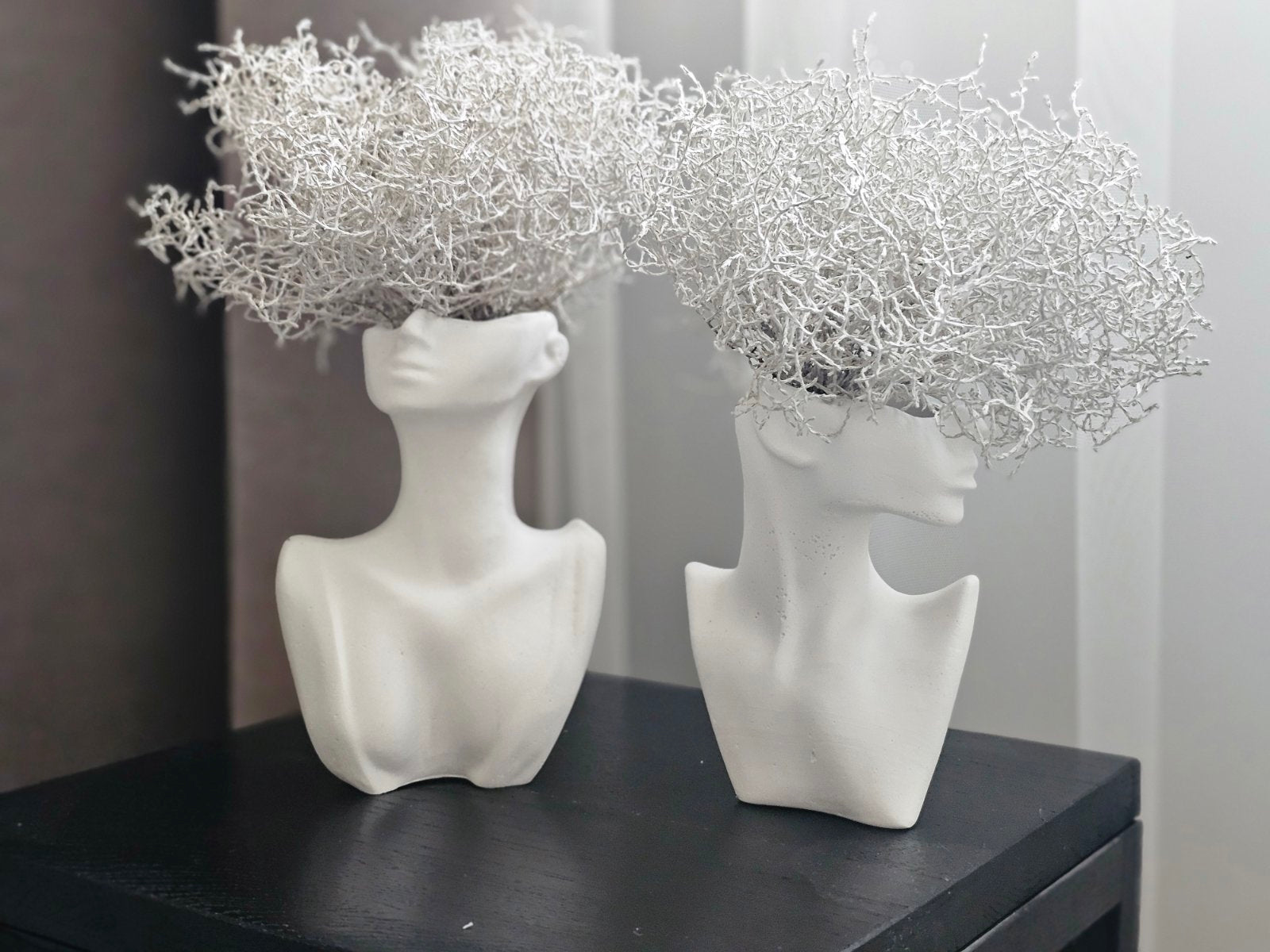 Dekoratyvinių statulėlių - vazelių komplektas 2vnt