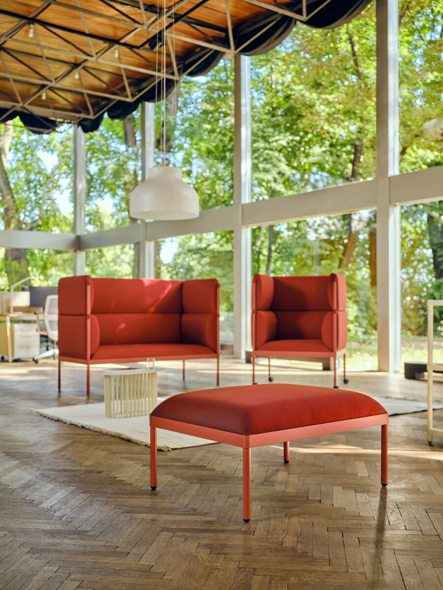 Sofa aukštu atlošu (Įvairių audinių ir spalvų)