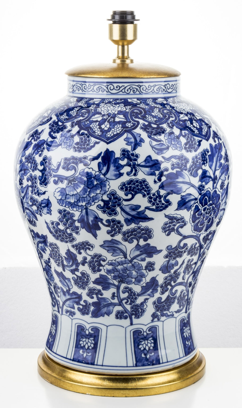 Šviestuvas su mėlynais gėlių motyvais