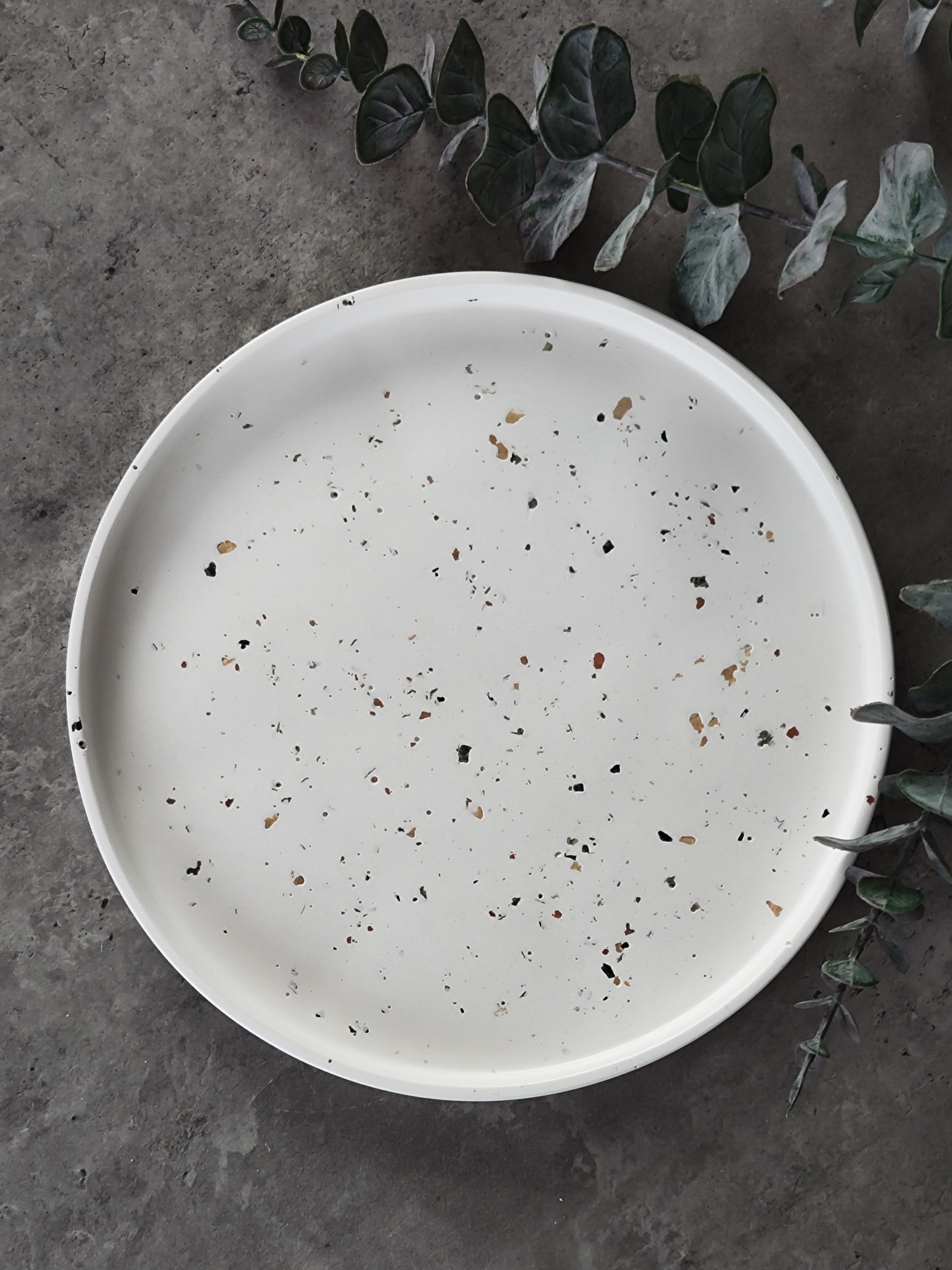 Apvalus dekoratyvinis padėklas 25 cm