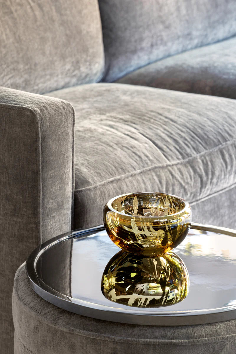 Apvalus gintaro spalvos dubuo su raštais