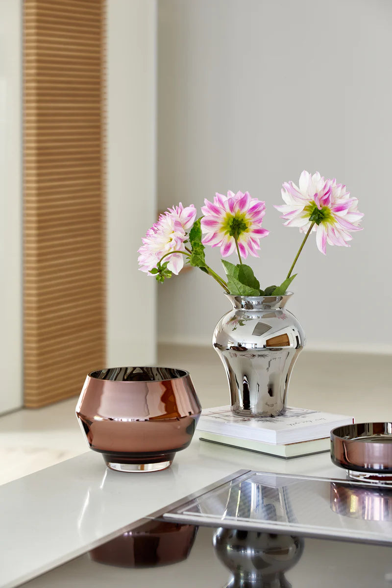 Sidabro spalvos stiklo vaza