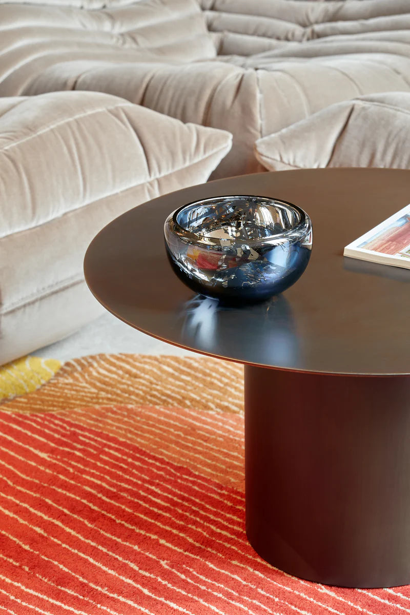 Apvalus mėlynos spalvos dubuo su raštais