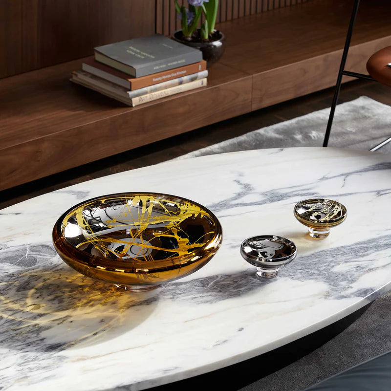 Dekoratyvinis gintaro spalvos dubuo su raštais