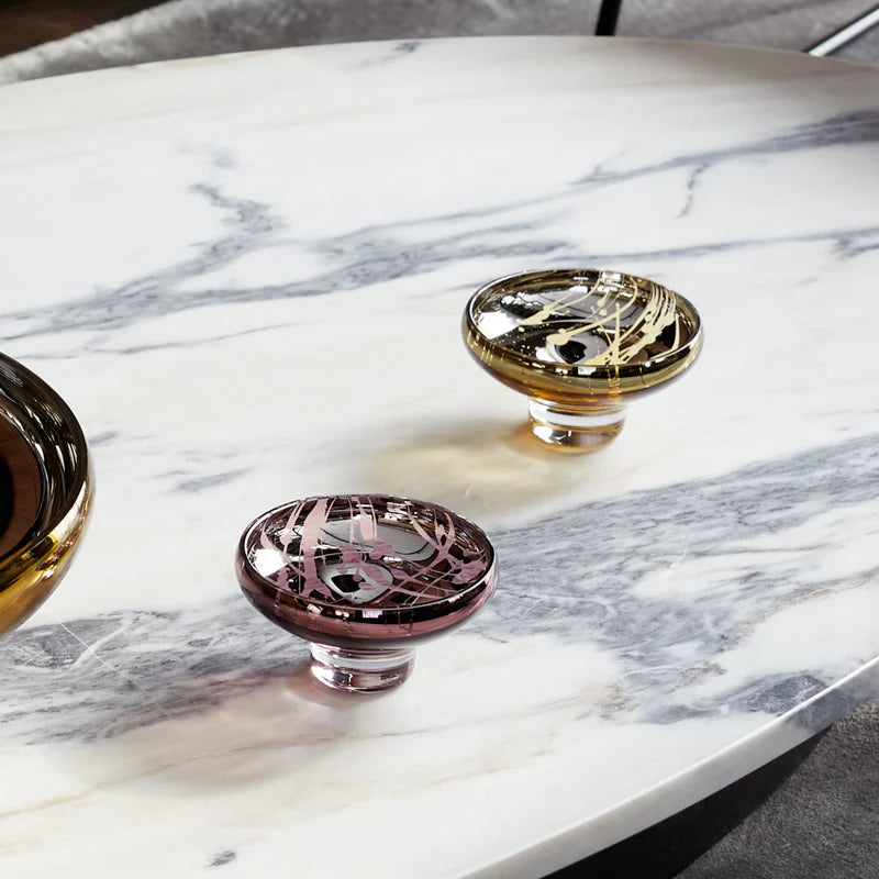 Apvalus violetinės spalvos dubenėlis su raštais