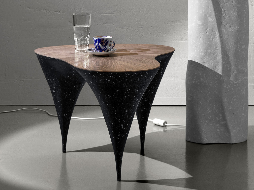 Rankų darbo kavos staliukas „WAVE“