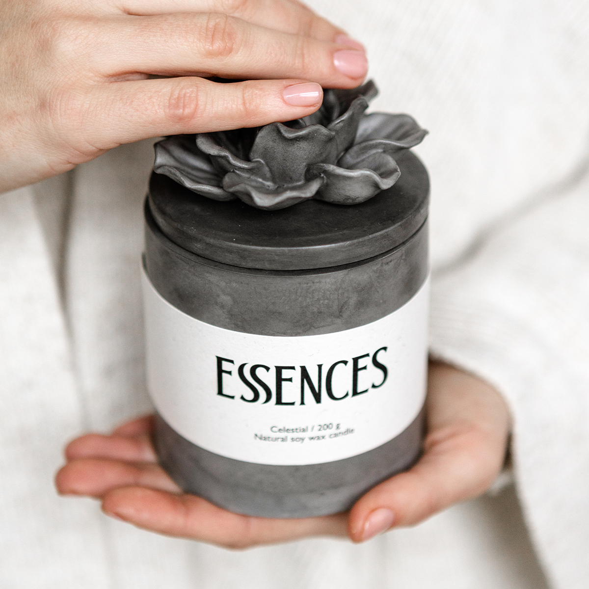 Bekvapė sojų vaško žvakė, pilka