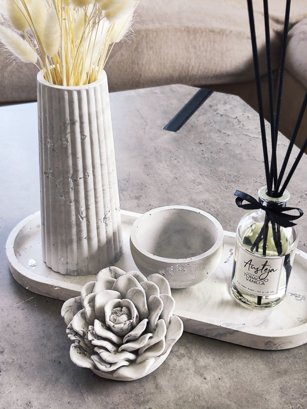 Pilkas dekoratyvinis setas