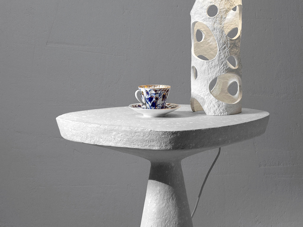 Rankų darbo aukštas šoninis staliukas „STONE“