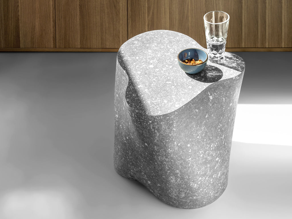 Rankų darbo kavos staliukas