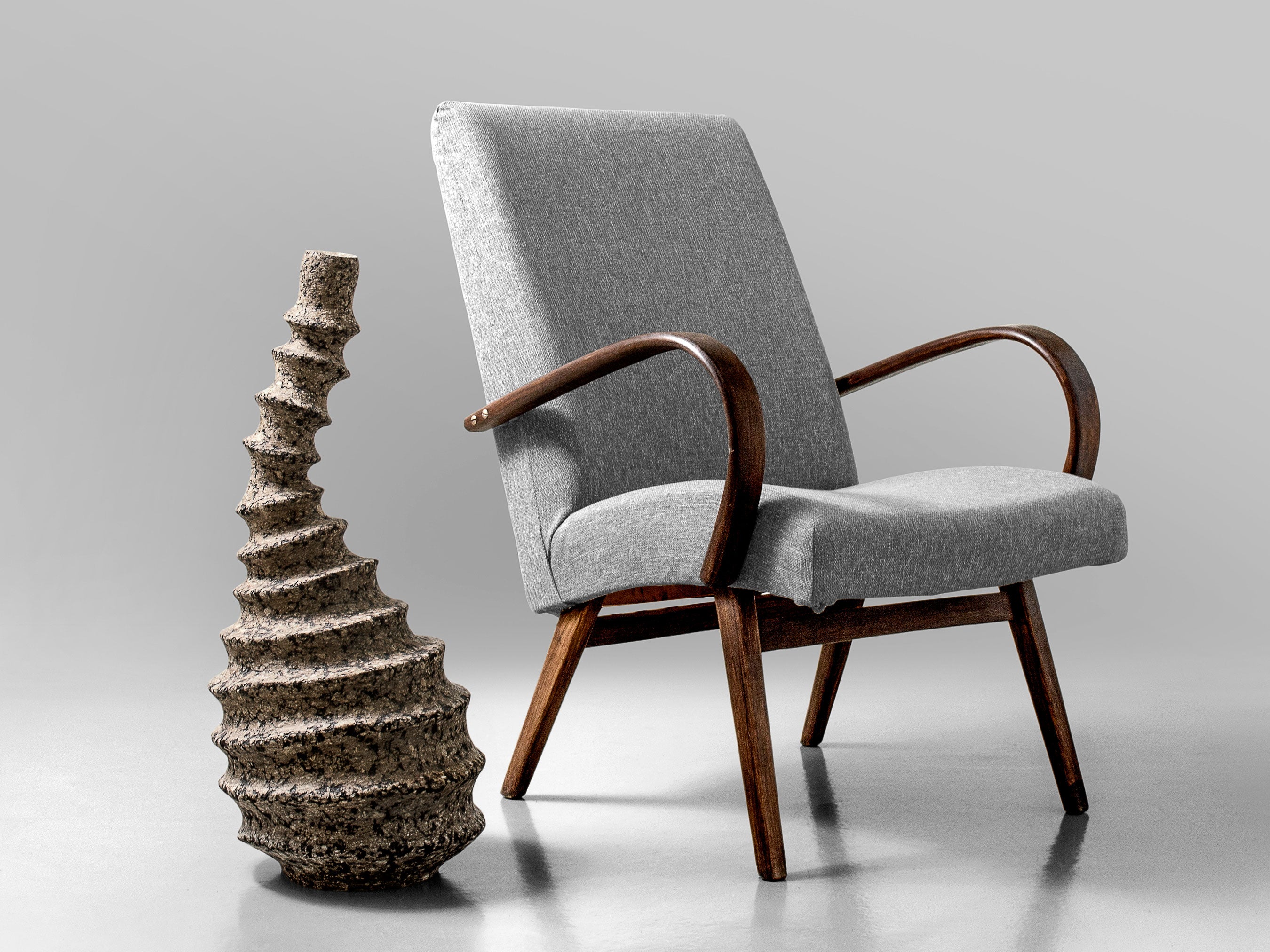 Lenkta skulptūrinė vaza