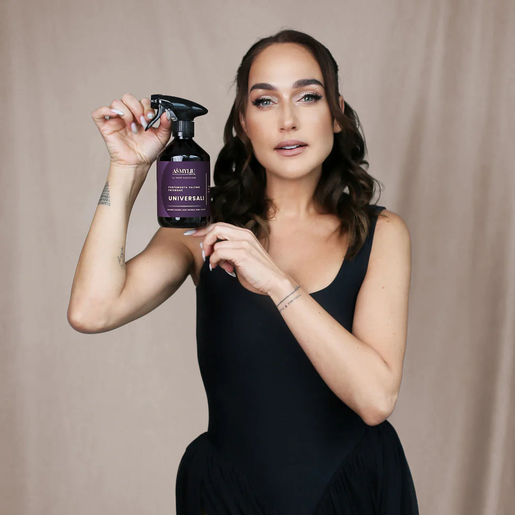 Parfumuota valymo priemonė visiems paviršiams „AŠ MYLIU SAVE“