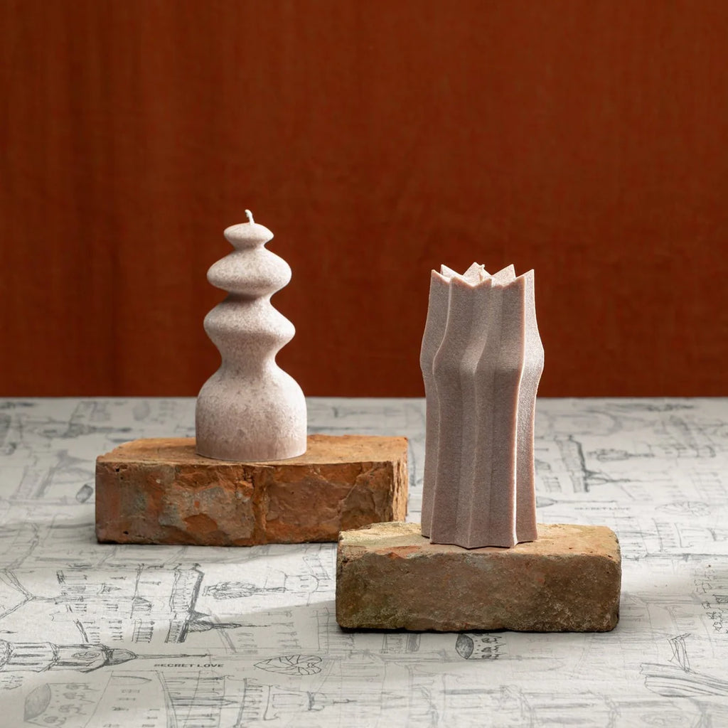 Rausvos spalvos žvakė „KARALIUS ŽYGIMANTAS AUGUSTAS“