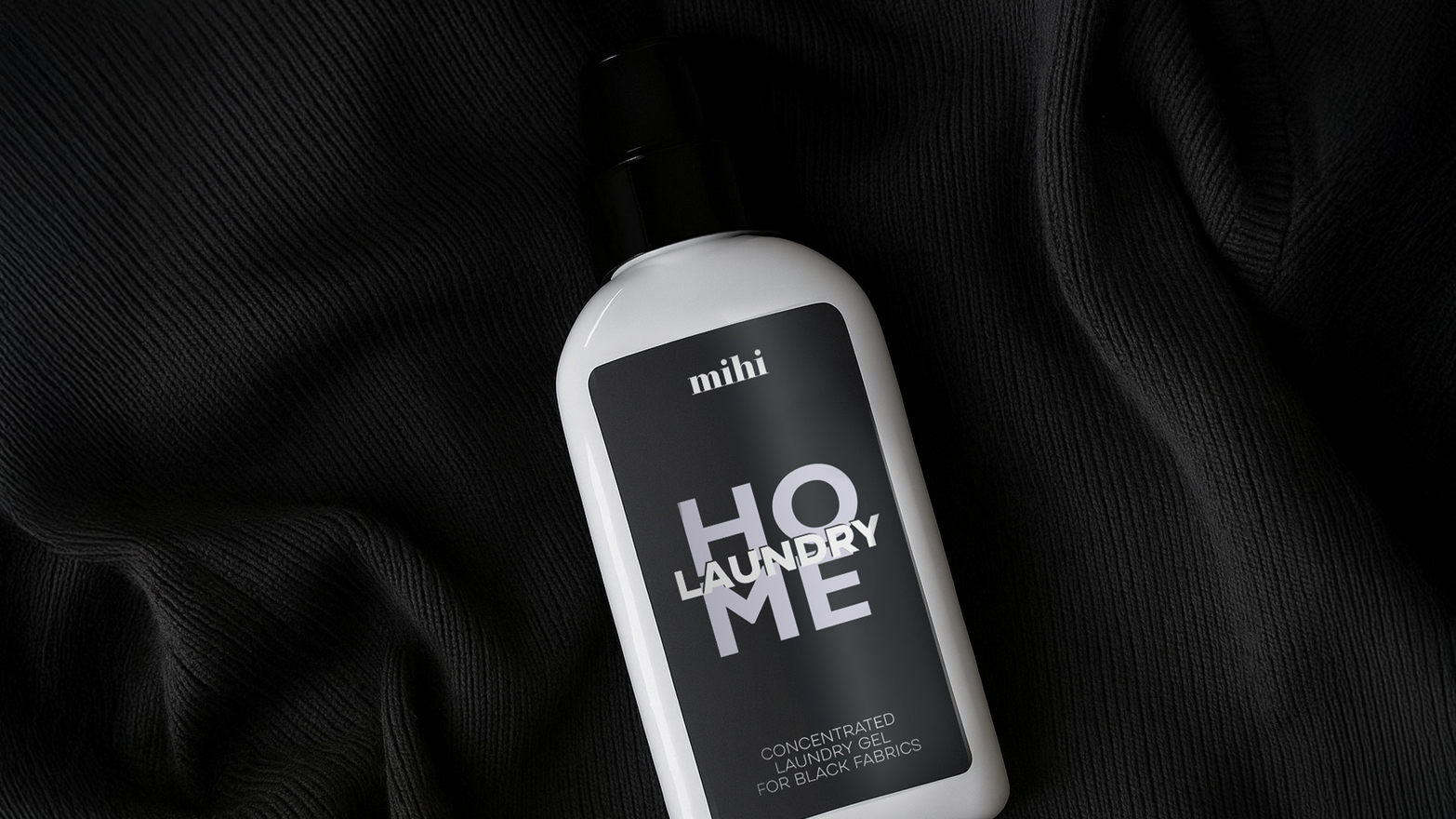 Koncentruotas skalbimo gelis juodiems audiniams