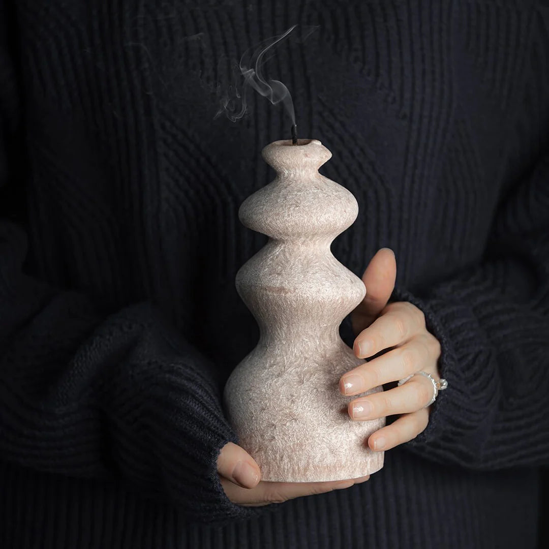 Rausvos spalvos žvakė „KARALIENĖ BARBORA“