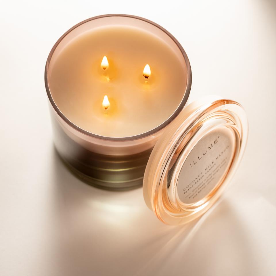 Kvapioji žvakė su kokosų pieno ir mango aromatu, stikliniame inde