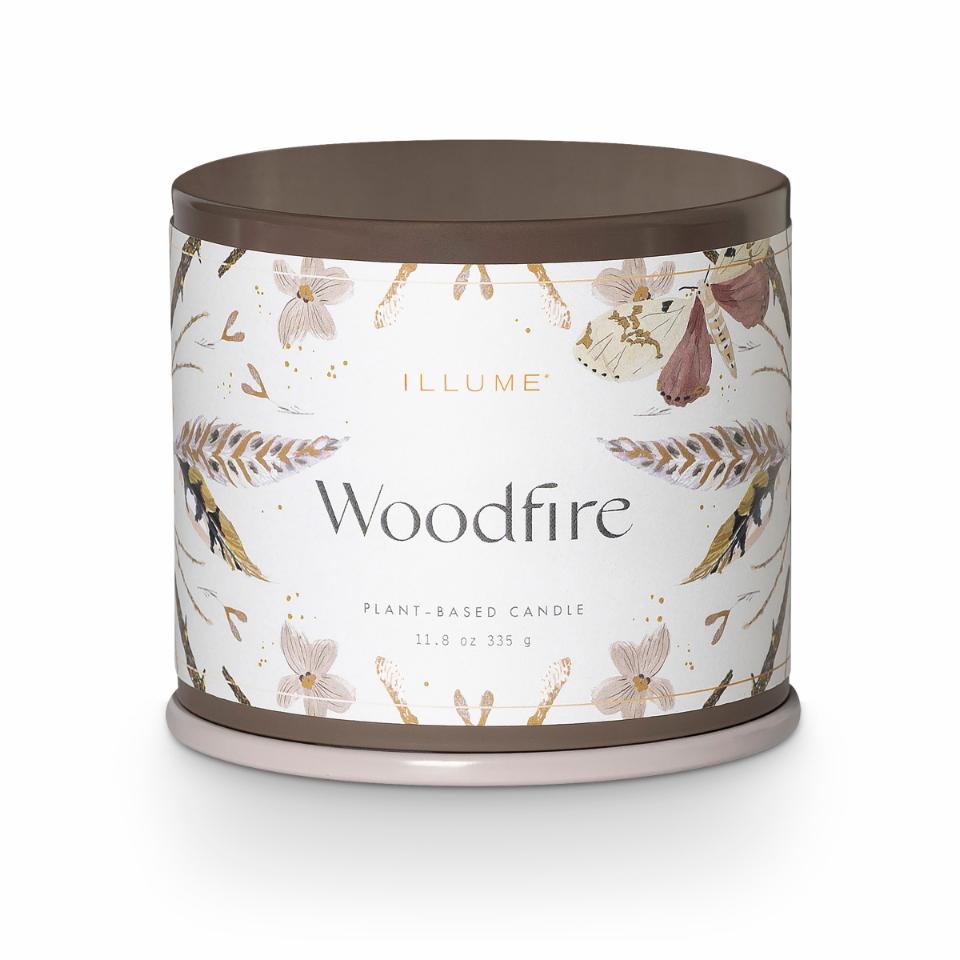 Aromatinė žvakė "Woodfire" metalinėje dėžutėje, ruda